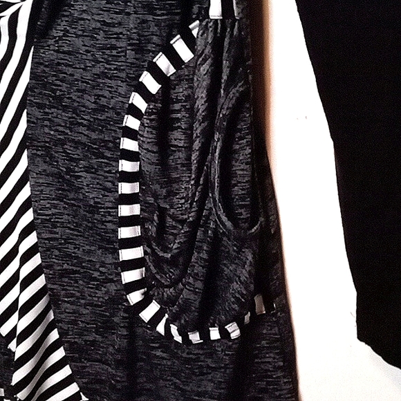 3/$10 Simply Aster Cardigan - Picture 4 of 5